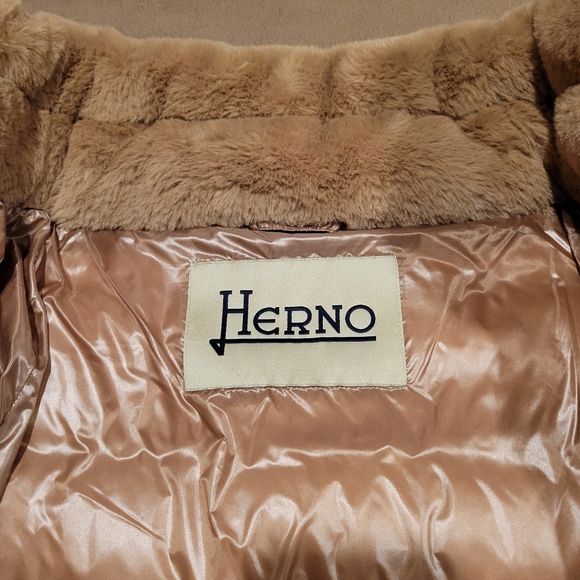 HERNO faux fur Teddy down jacket. Size 8,  Carmel color - Picture 6 of 7